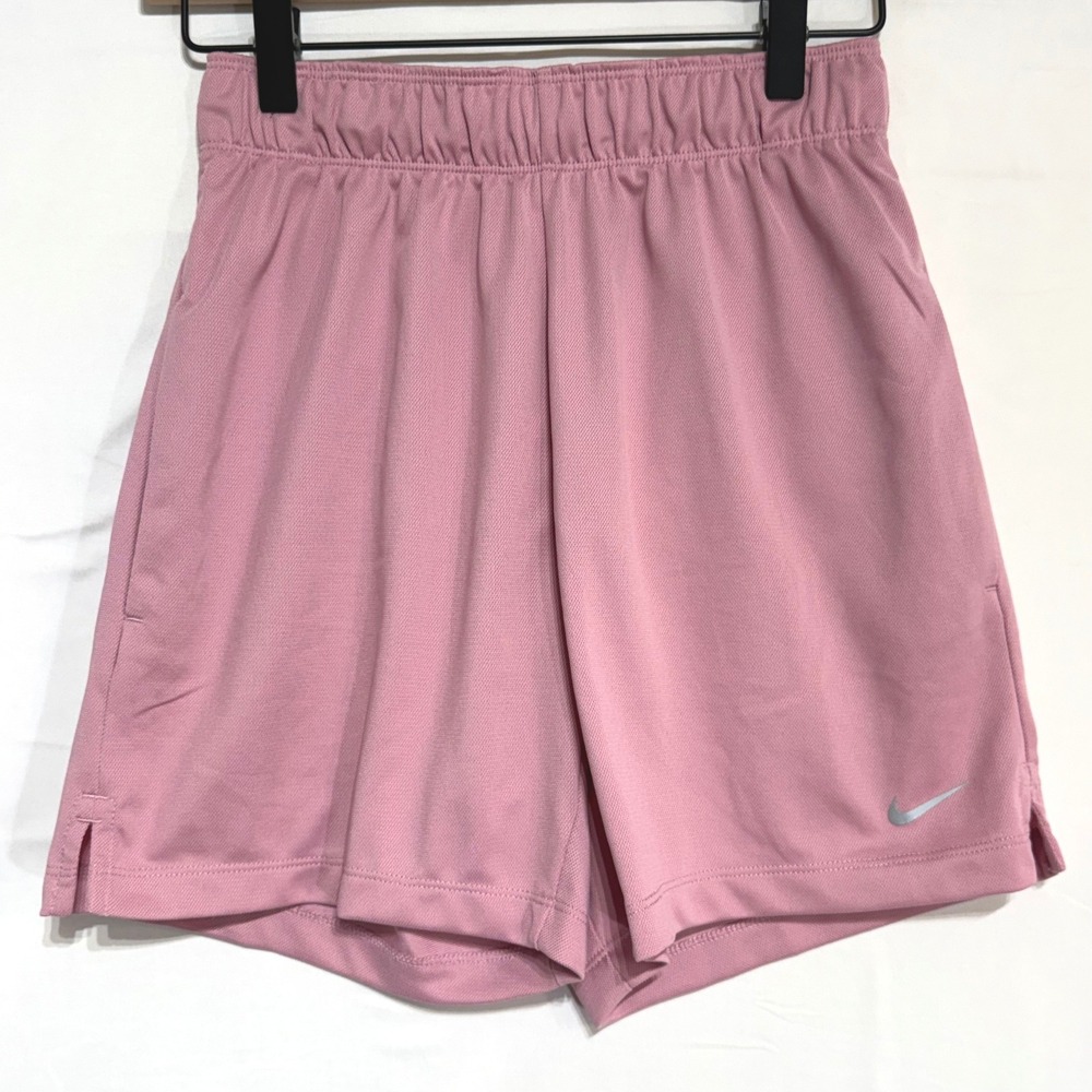 NEW Nike Attack Womens Size XS Dri-FIT Fitness Mid-Rise 5"‎ Unlined Shorts Pink